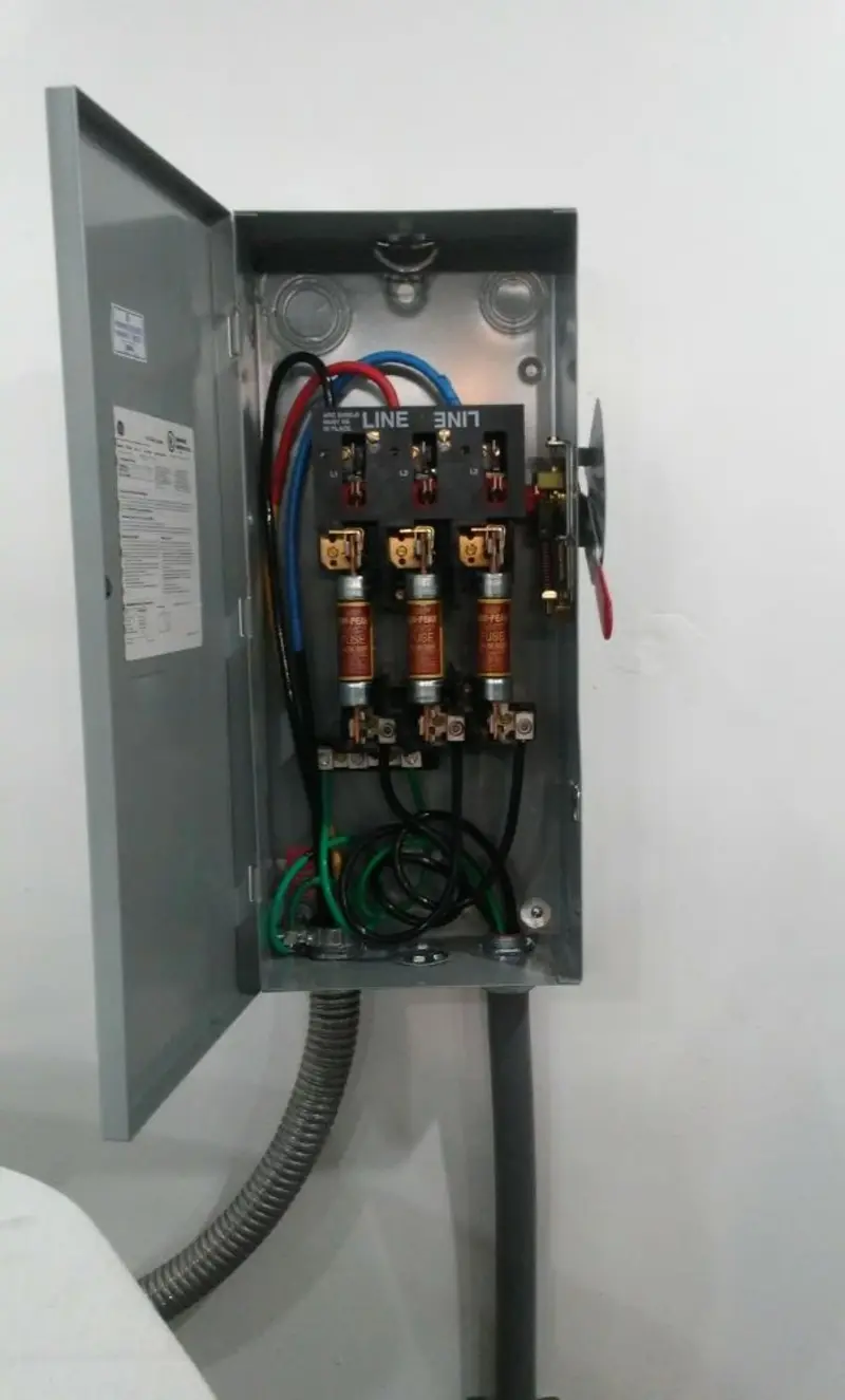 Three-phase disconnect switch installed for Smoke Detector Installation in Lyman